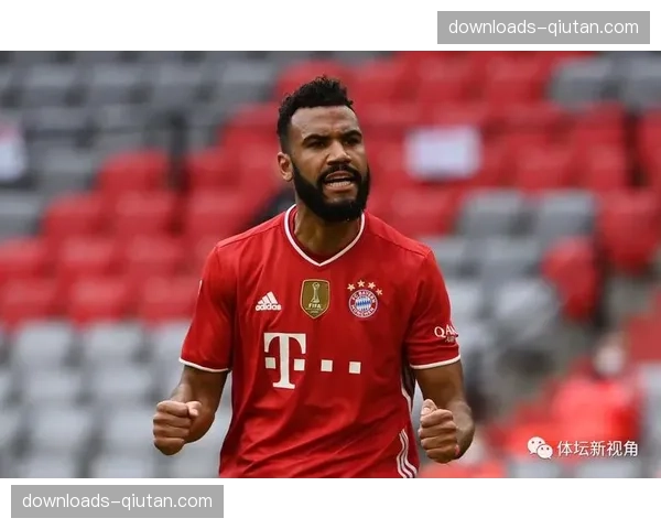 特写：终场哨响，为保级拼尽全力的格拉纳达队长瘫坐草地掩面