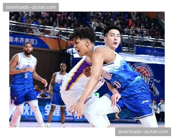 【2026年4月CBA联赛赛季风格演化路径·赛中·聚焦特写：新疆主场启用新型地板科技，据称可减少球员急停急转受伤风险